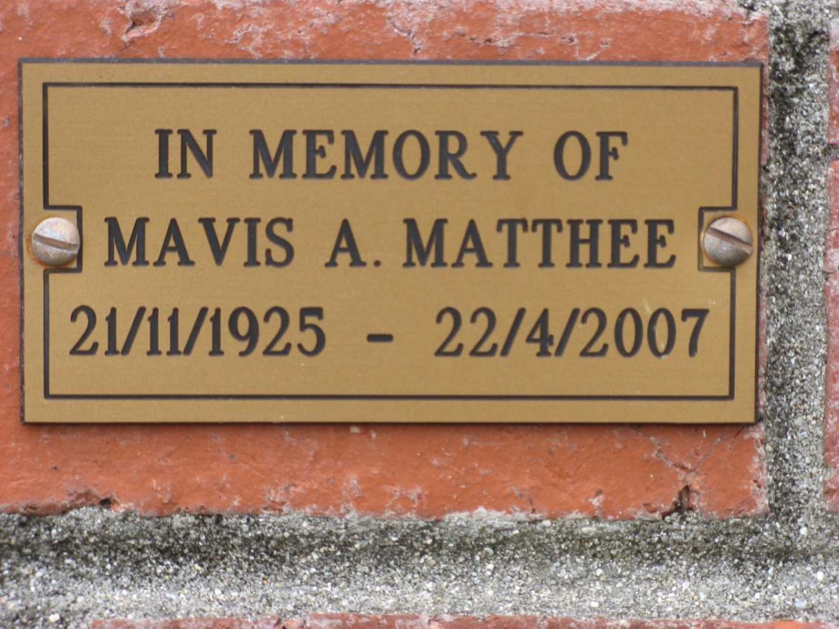 MATTHEE Mavis A. 1925-2007
