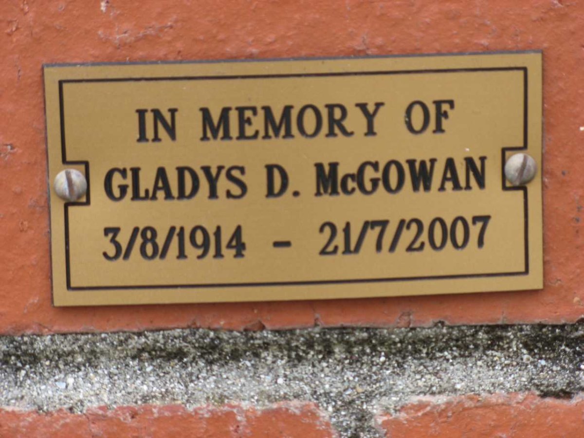 McGOWAN Gladys D. 1914-2007