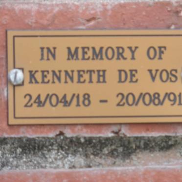 VOS Kenneth, de 1918-1991
