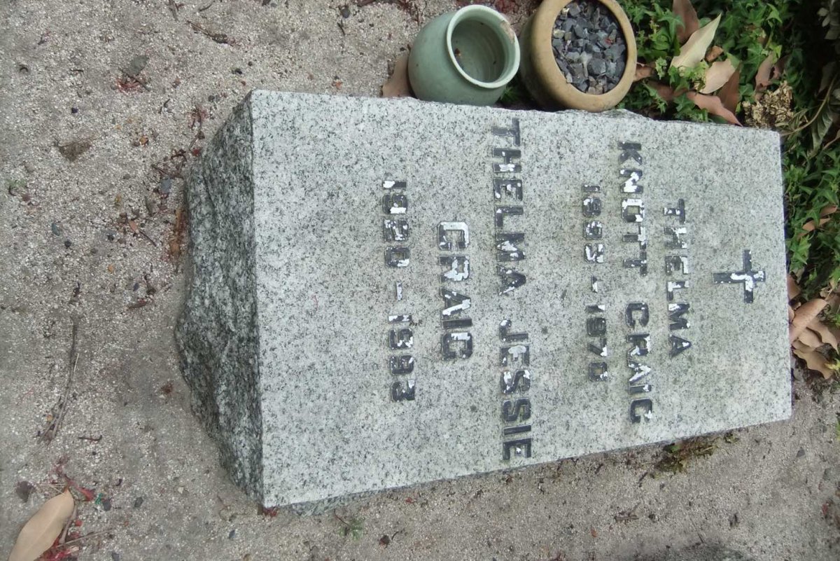 CRAIG Thelma Knott 1893-1970 :: CRAIG Thelma Jessie 1920-1993