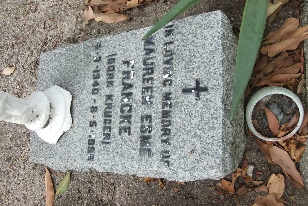 FRANCKE Maureen Esme nee KRUGER 1940-1996