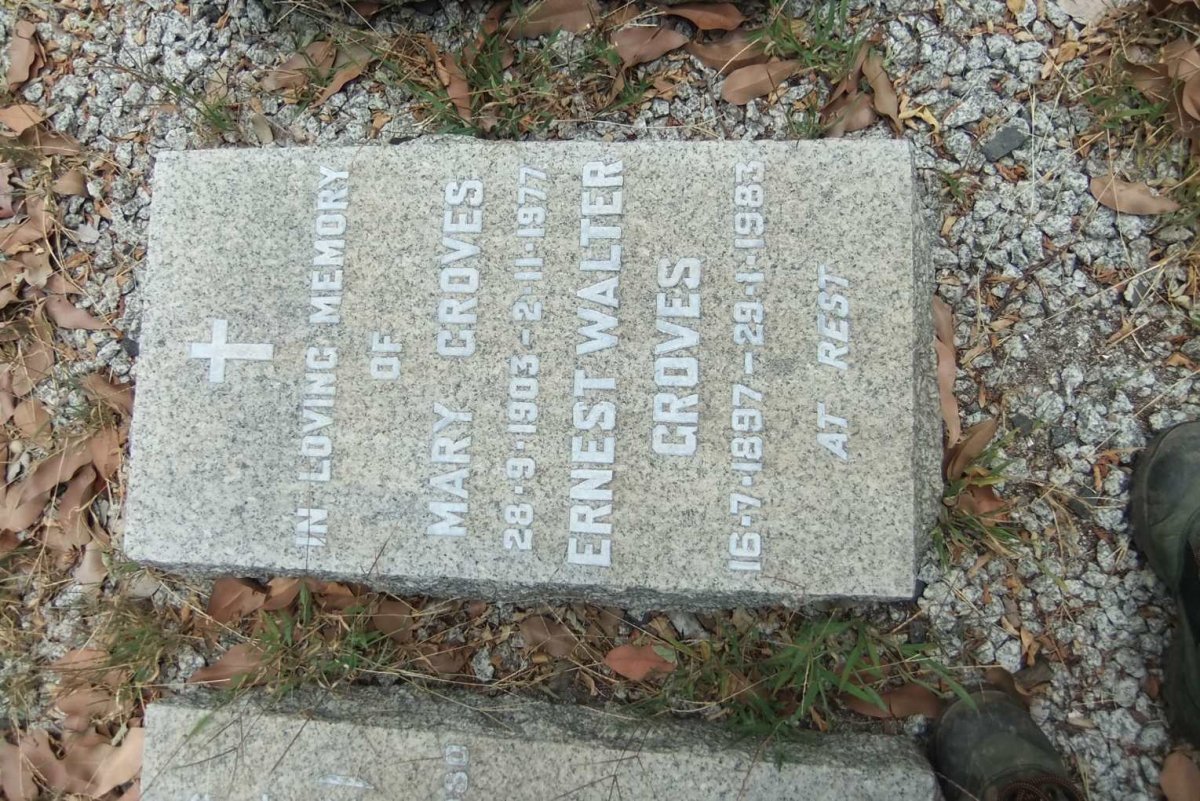 GROVES Ernest Walter 1897-1983 &amp; Mary 1903-1977