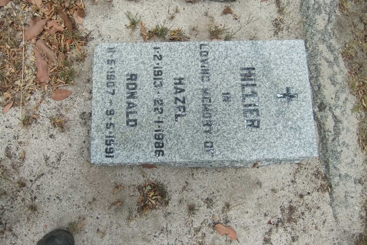 HILLIER Ronald 1907-1991 &amp; Hazel 1913-1986