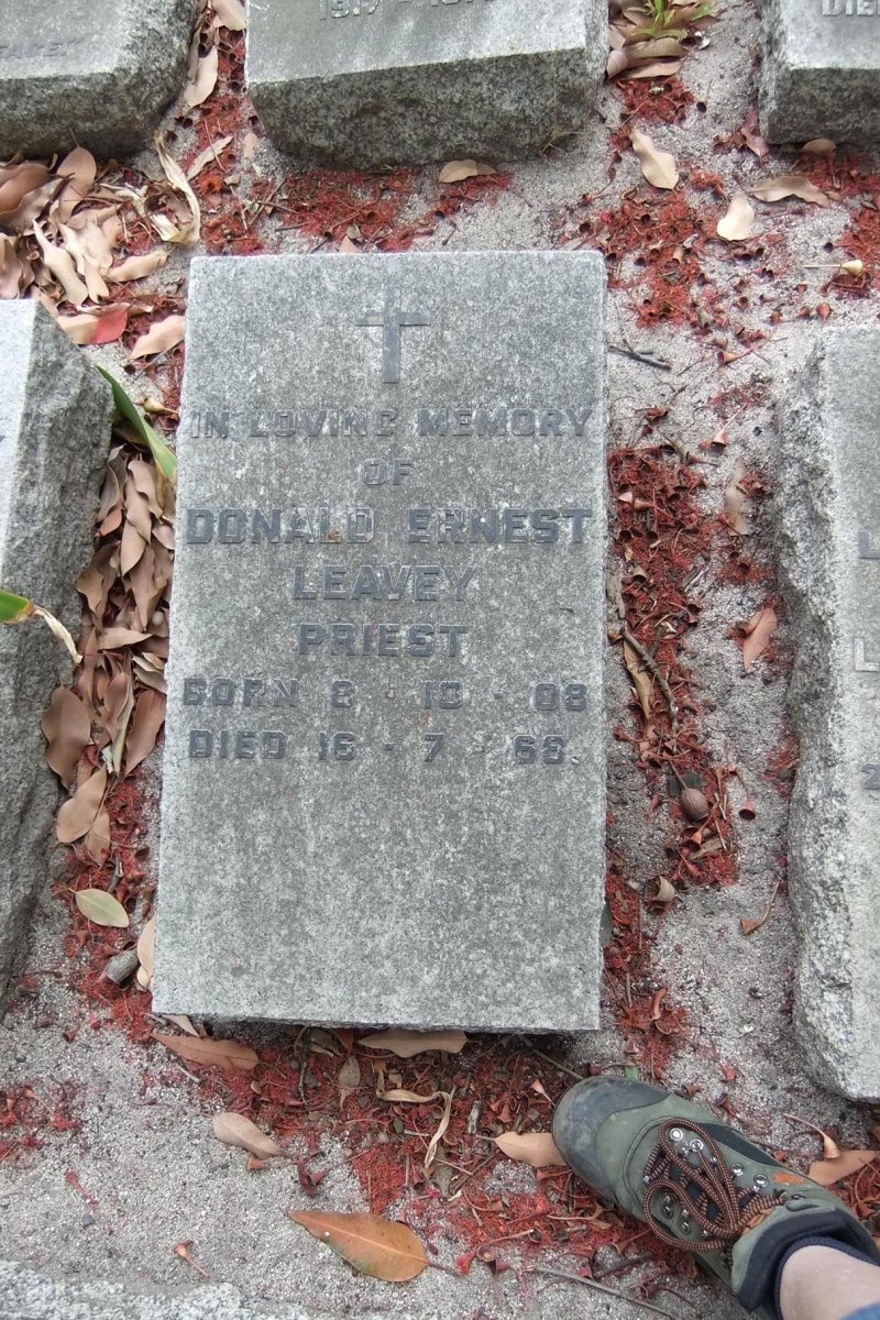 LEAVEY Donald Ernest 1908-1968