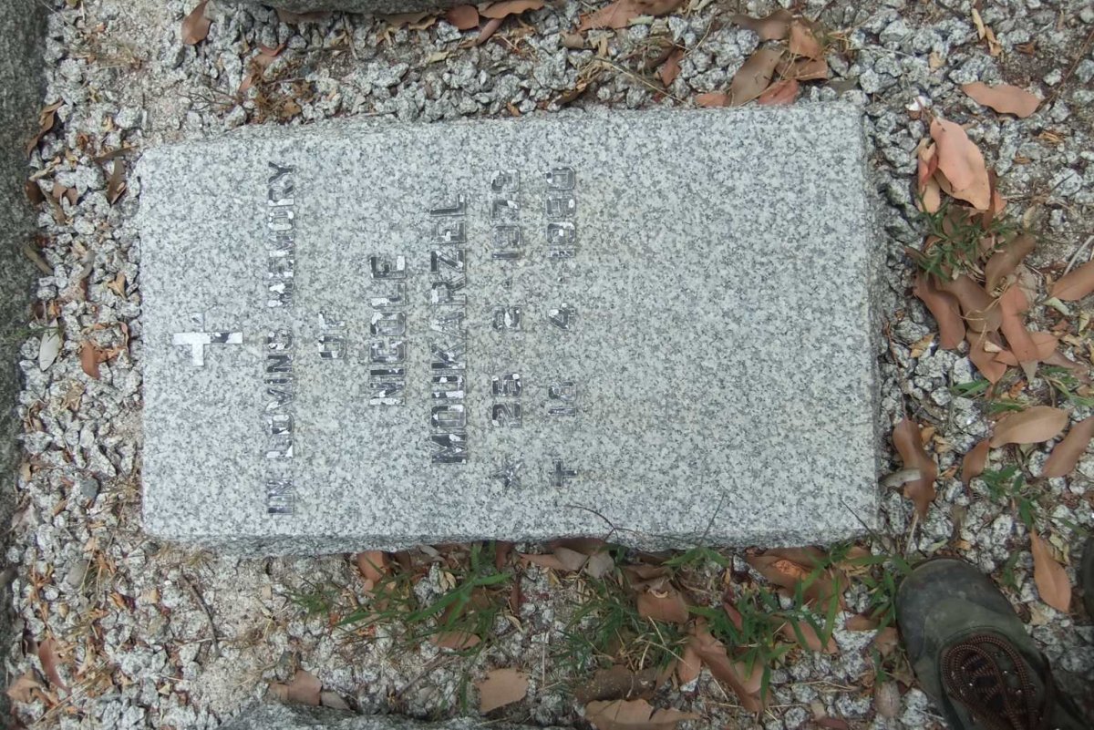 MOUKARZEL Nicole 1973-1990