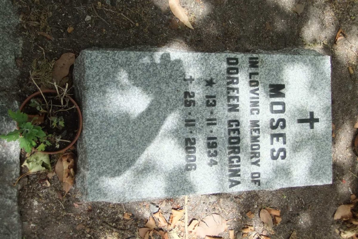 MOSES Doreen Georgina 1934-2006