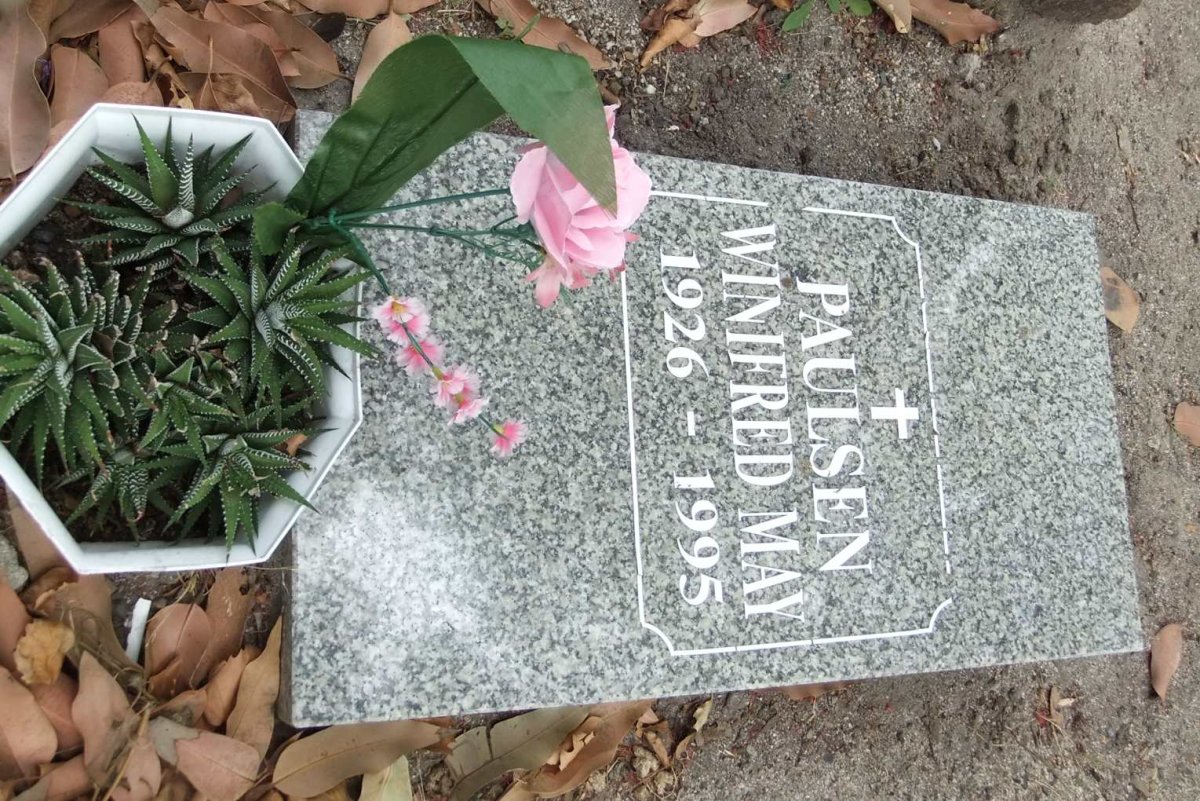 PAULSEN Winifred May 1926-1995
