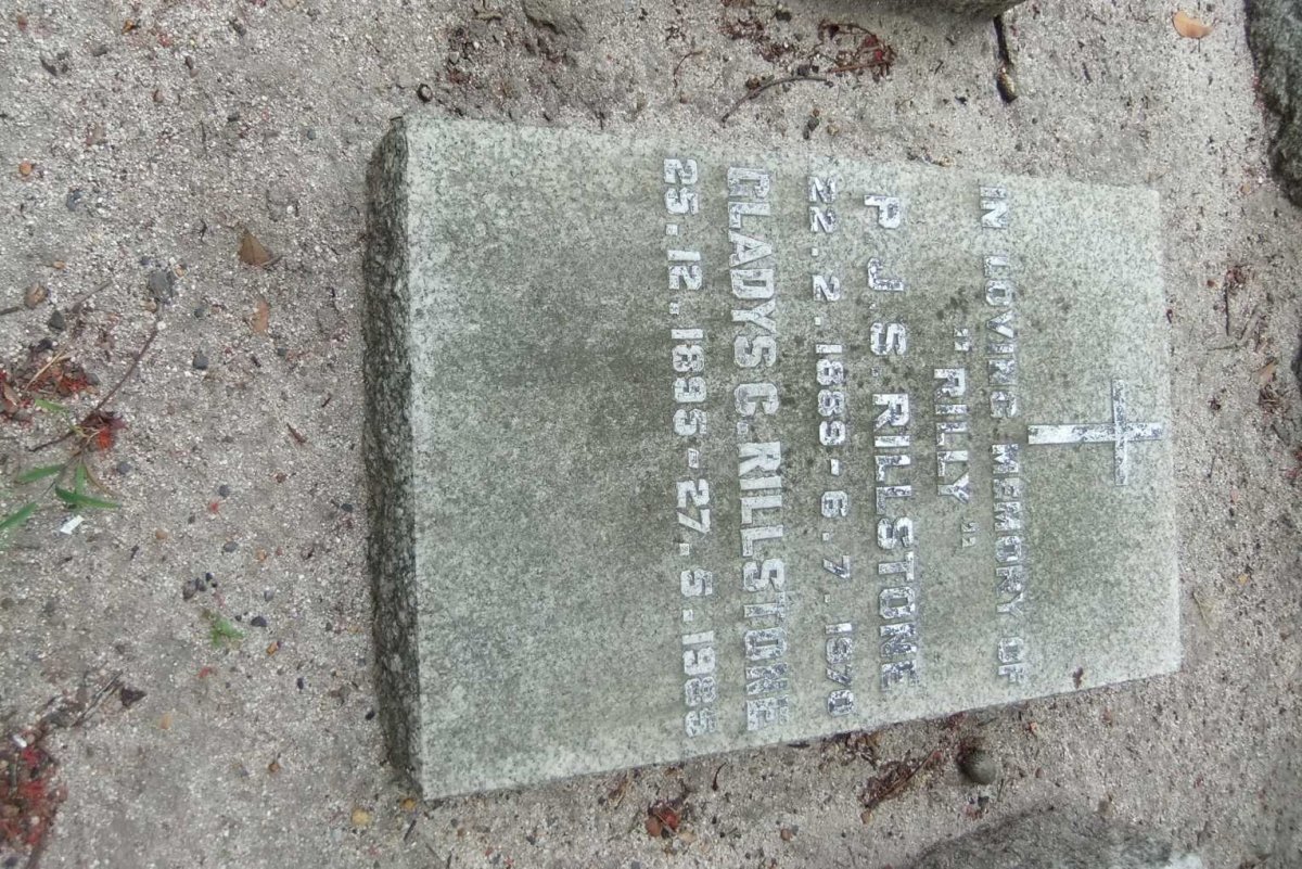 RILLSTONE P.J.S. 1889-1970 &amp; Gladys C. 1895-1985