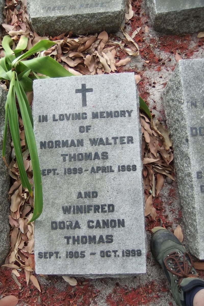 THOMAS Norman Walter 1899-1968 &amp; Winifred Dora Canon 1905-1998