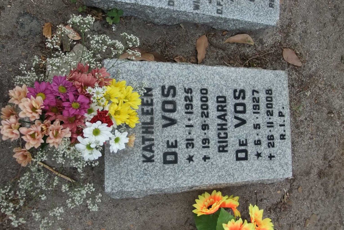 VOS Richard, de 1927-2008 &amp; Kathleen 1925-2000