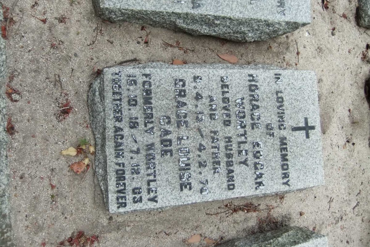 WORTLEY Horace Edgar 1913-1970 &amp; CADE Grace Louise formerly WORTLEY 1918-2003