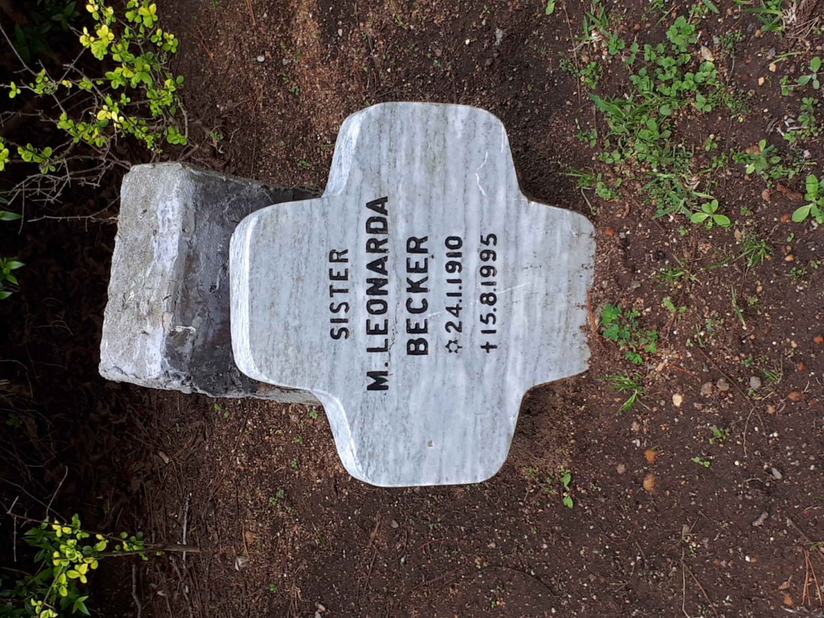 BECKER M. Leonarda 1910-1995