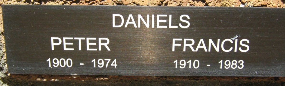 DANIELS Peter 1900-1974 &amp; Francis 1910-1983