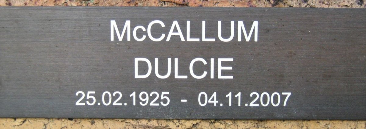 McCALLUM Dulcie 1925-2007