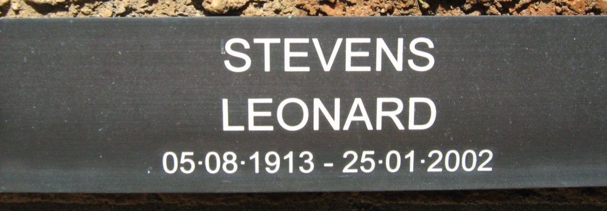 STEVENS Leonard 1913-2002