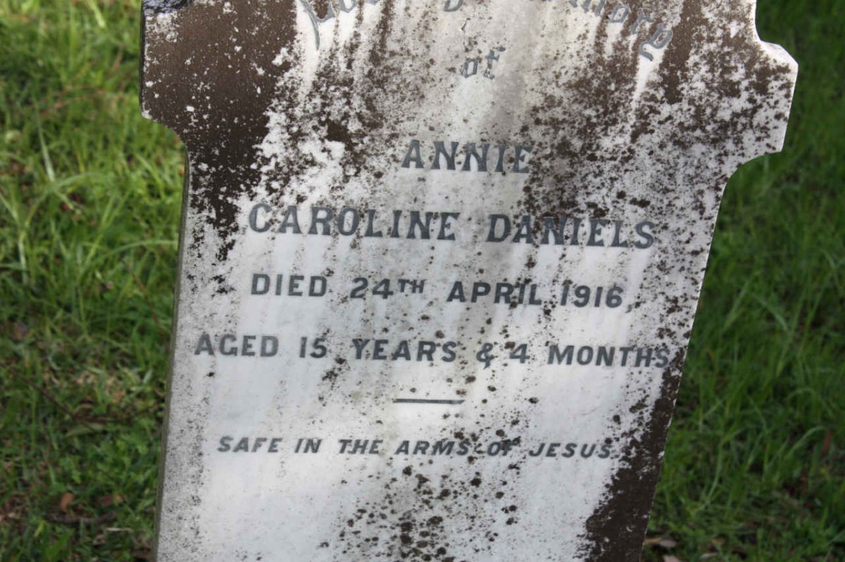 DANIELS Annie Caroline   -1916