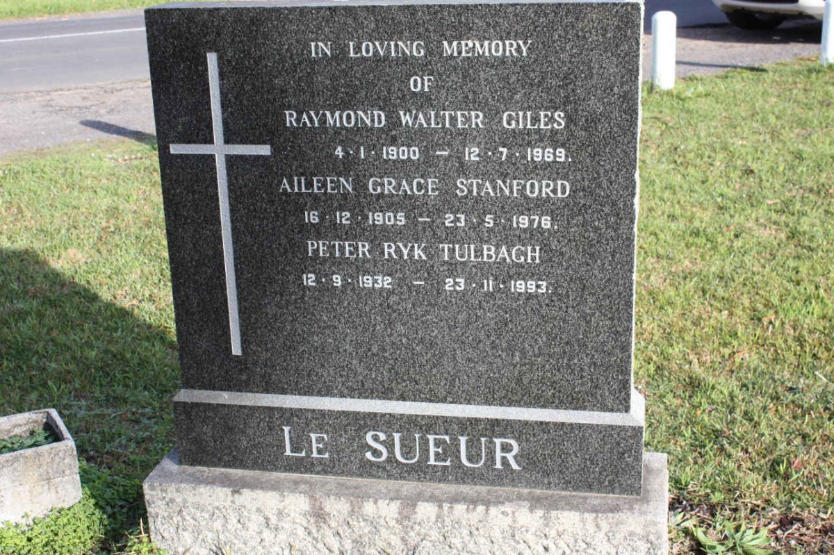 SUEUR Raymond Walter Giles, le 1900-1969 :: LE SUEUR Aileen Stasndford 1905-1976 :: LE SUEUR Peter Ryk Tulbach 1932-1993