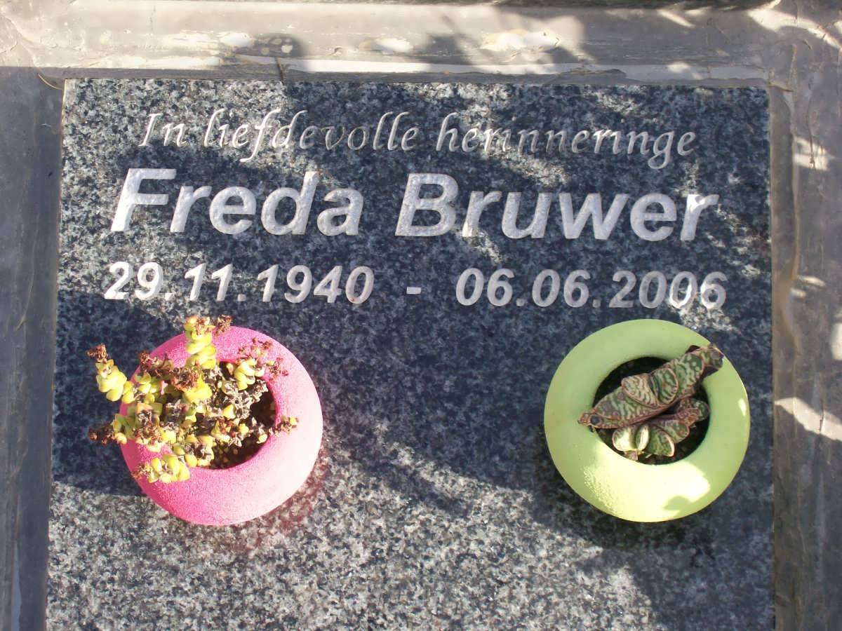 BRUWER Freda 1940-2006