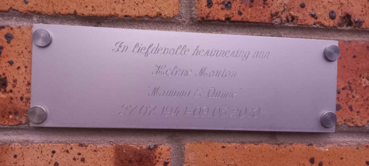MOUTON Helene 1941-2010