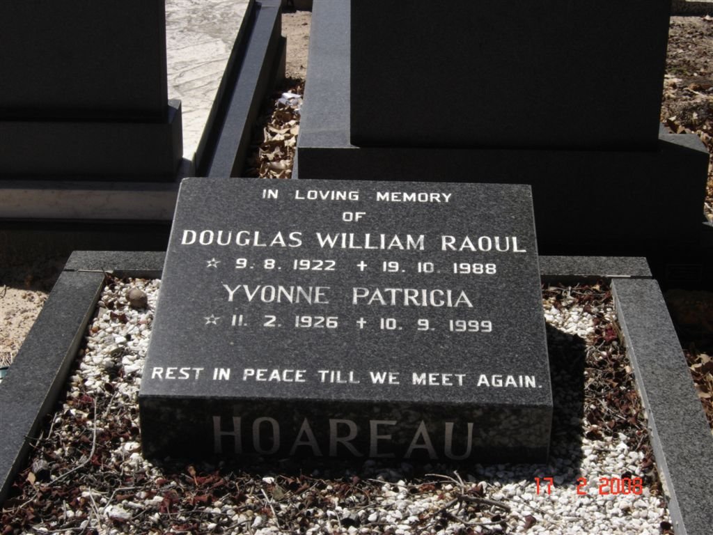 HOAREAU Douglas William Raoul 1922-1988 &amp; Yvonne Patricia 1926-1999