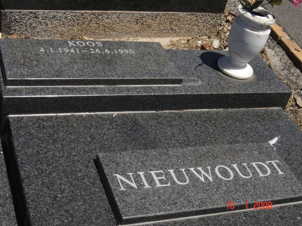 NIEUWOUDT Koos 1941-1990