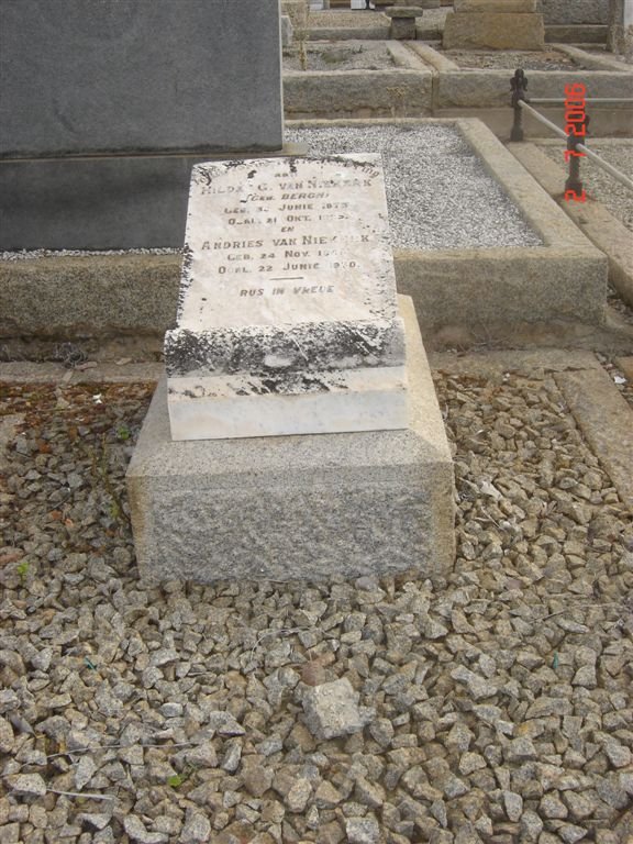 NIEKERK Andries, van 18??-1930 &amp; Hilda G. BERGH 187?-??