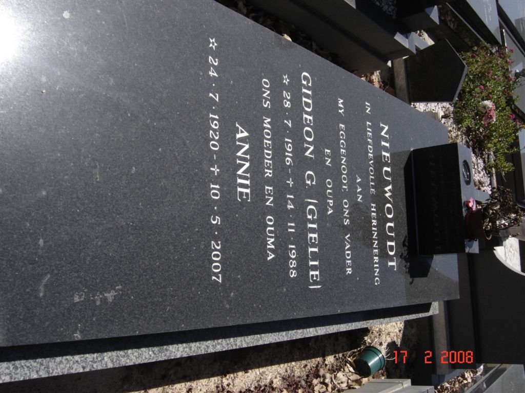 NIEUWOUDT Gideon G. 1916-1988 &amp; Annie 1920-2007