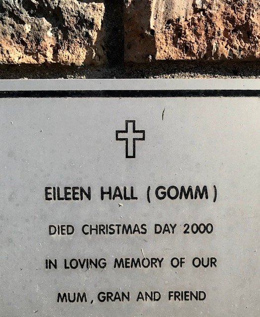HALL Eileen nee GOMM -2000