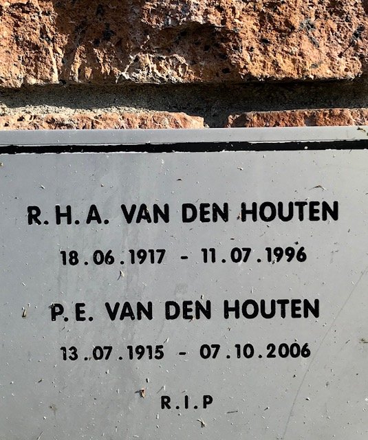 HOUTEN R.H.A., van den 1917-1996 &amp; P.E. 1915-2006
