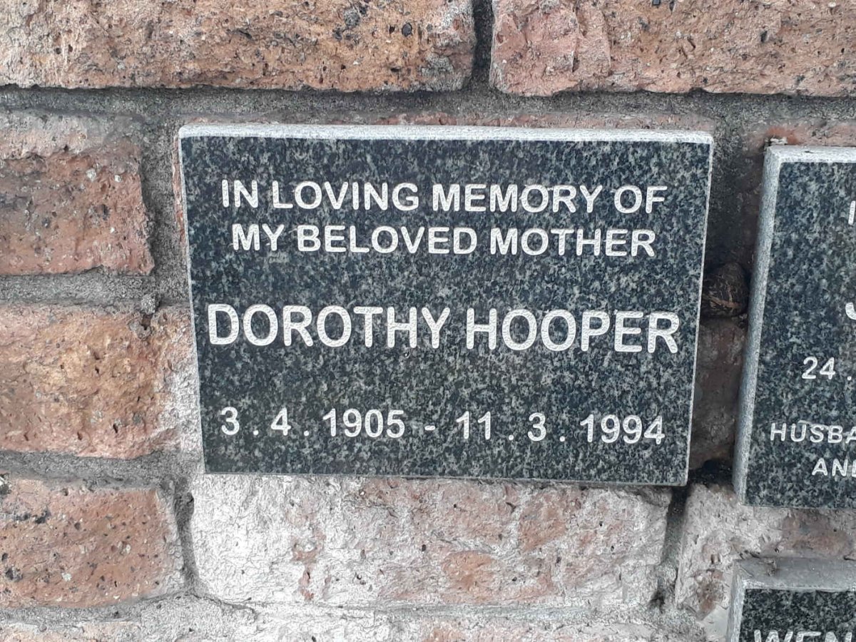 HOOPER Dorothy 1905-1994