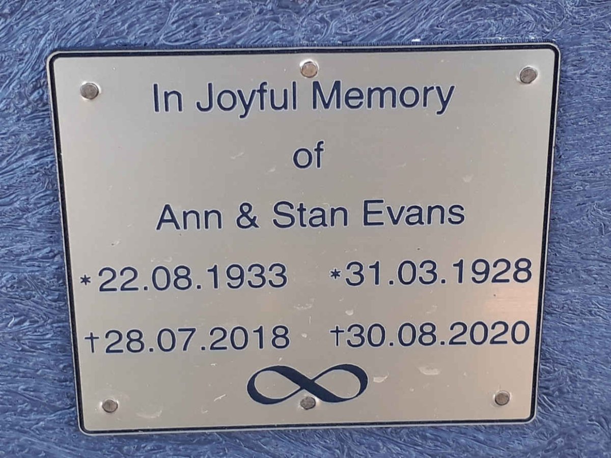 EVANS Stan 1928-2020 &amp; Ann 1933-2018