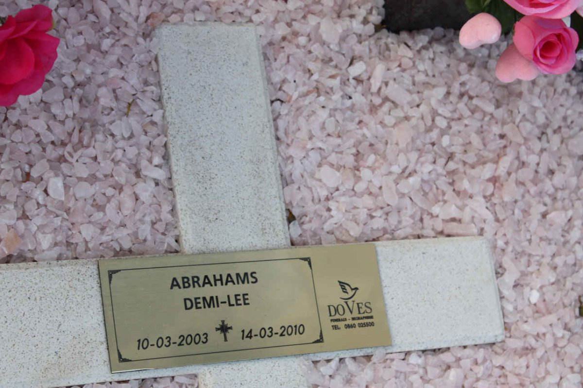 ABRAHAMS Demi-Lee 2003-2010