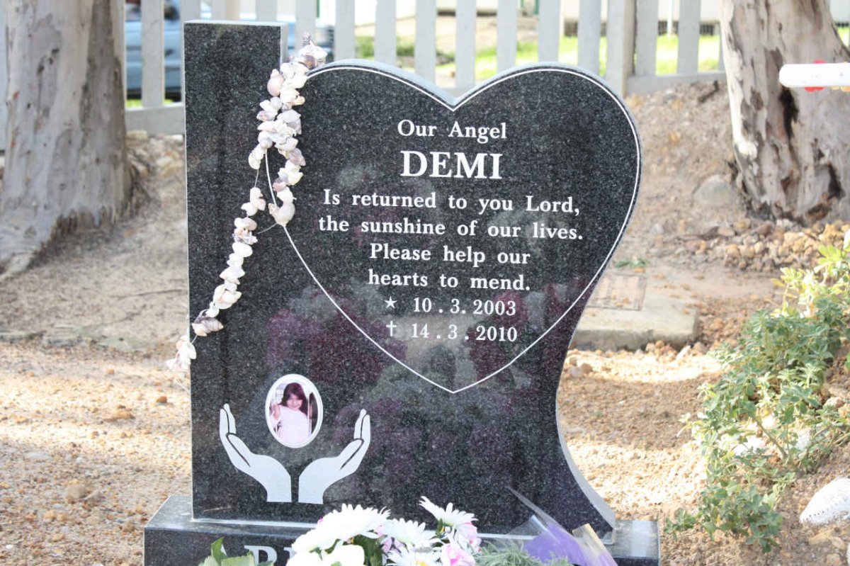 ABRAHAMS Demi-Lee 2003-2010