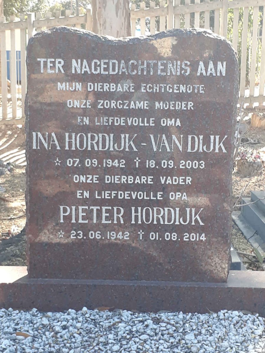 HORDIJK Pieter 1942-2014 &amp; Ina VAN DIJK 1942-2003