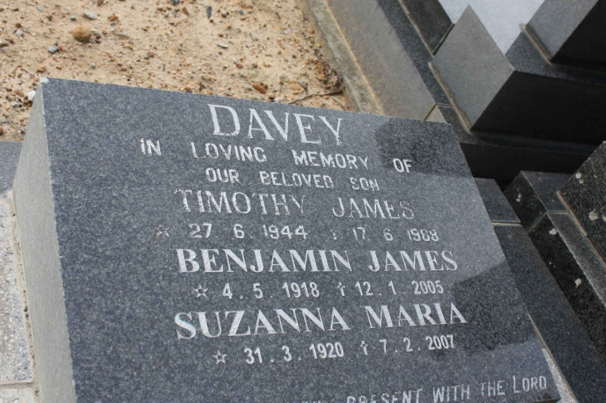 JAMES Benjamin 1918-2005 &amp; Suzanna Maria 1920-2007 :: JAMES Timothy 1944-1988