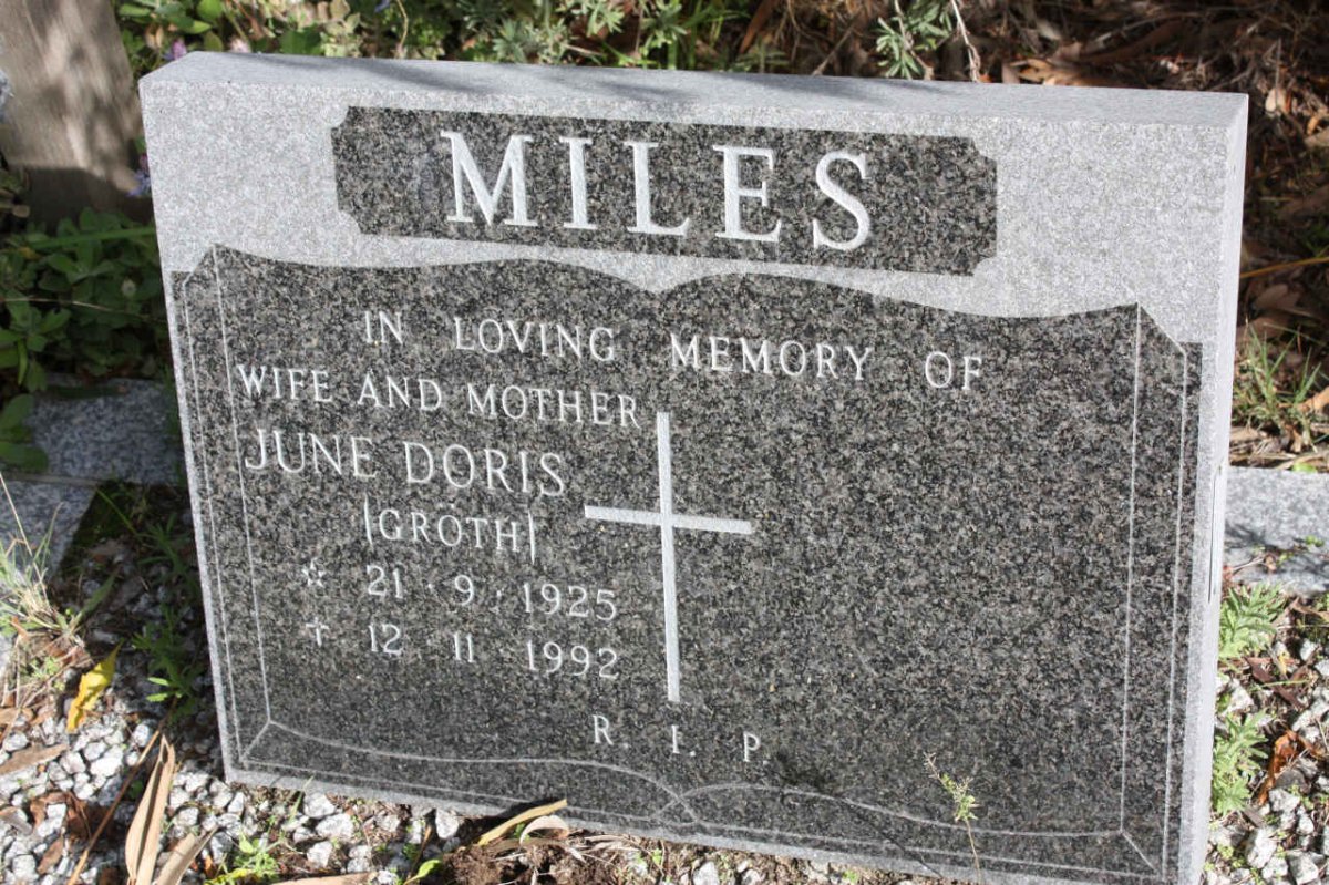 MILES June Doris nee GRÖTH 1925-1992