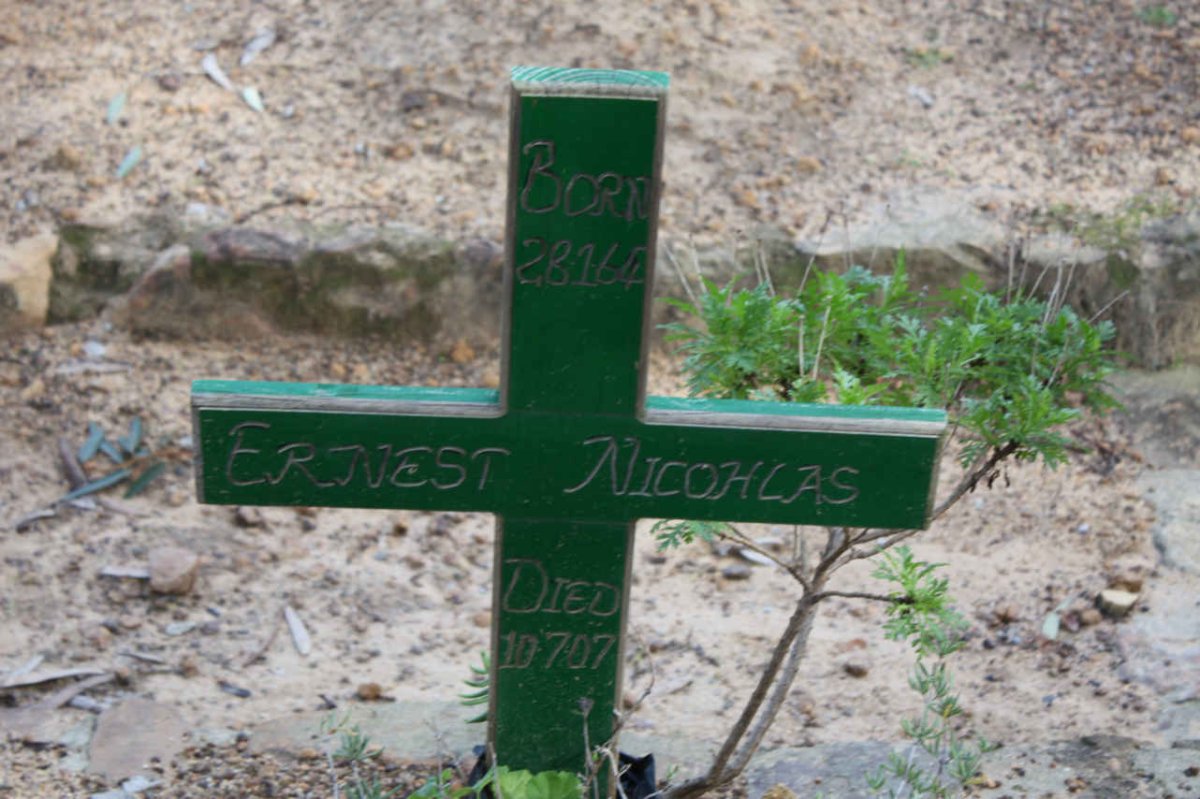 NICHOLAS Ernest 1964-2007