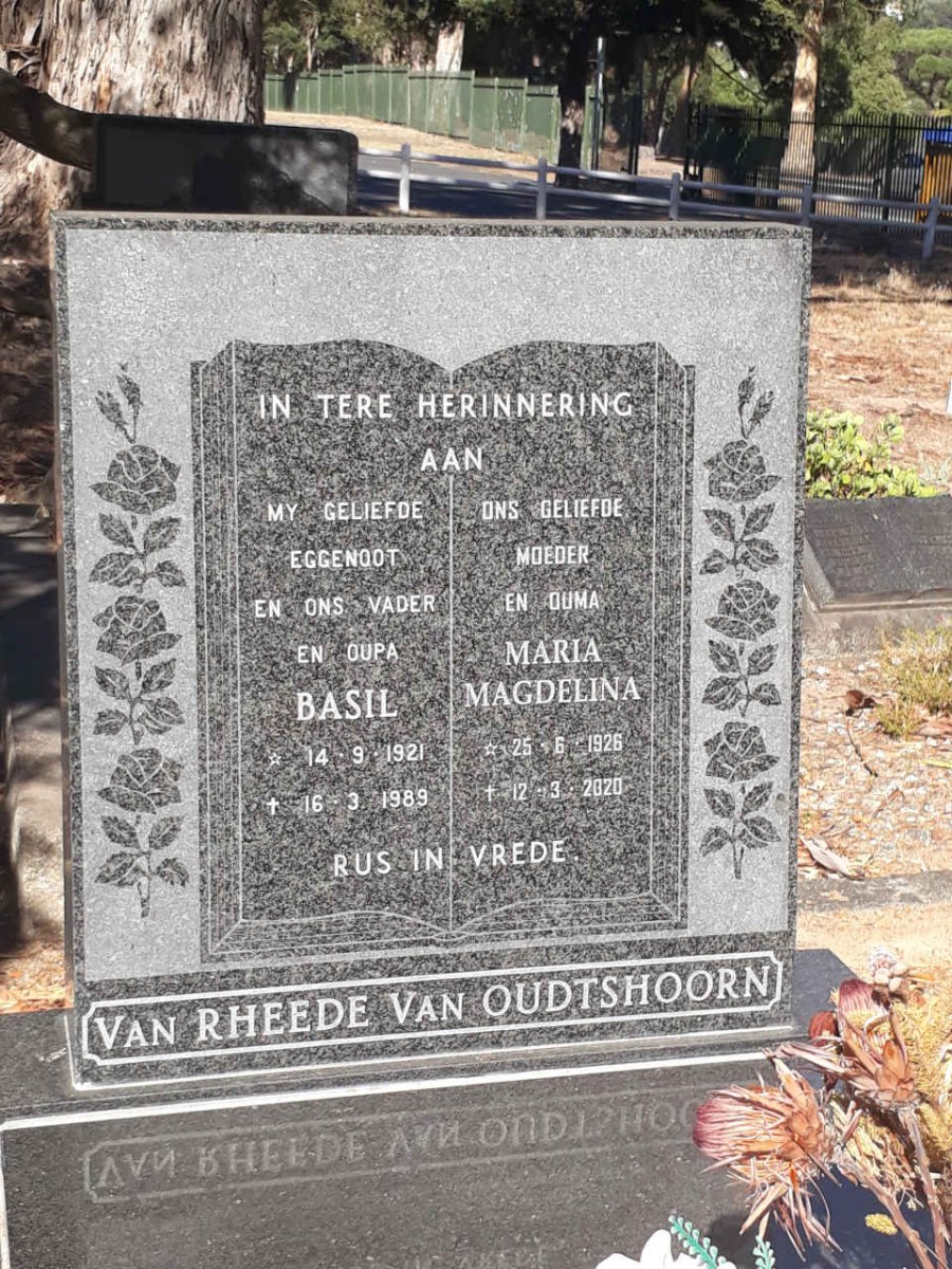 OUDTSHOORN Basil, van Rheede van 1921-1989 &amp; Maria Magdalena 1926-2020
