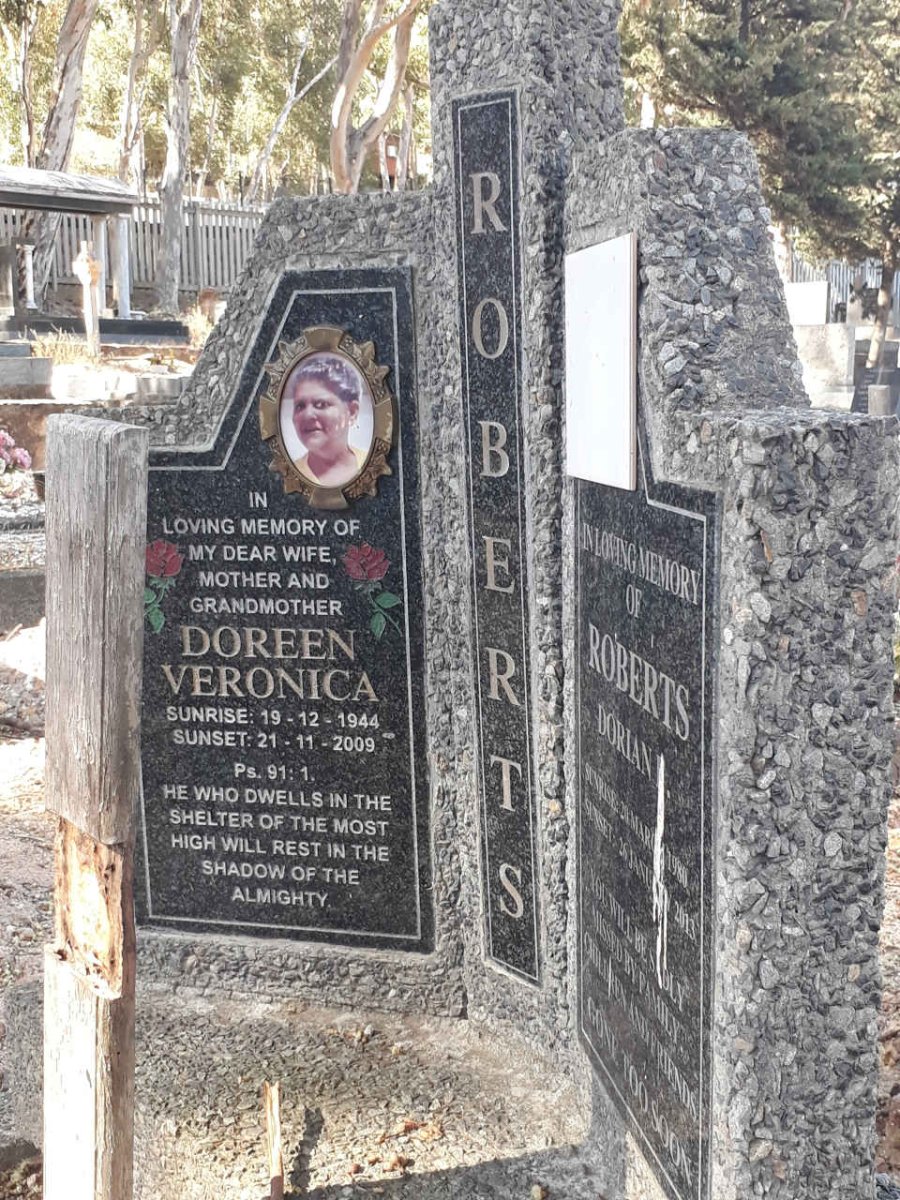 ROBERTS Doreen Veronica 1944-2009