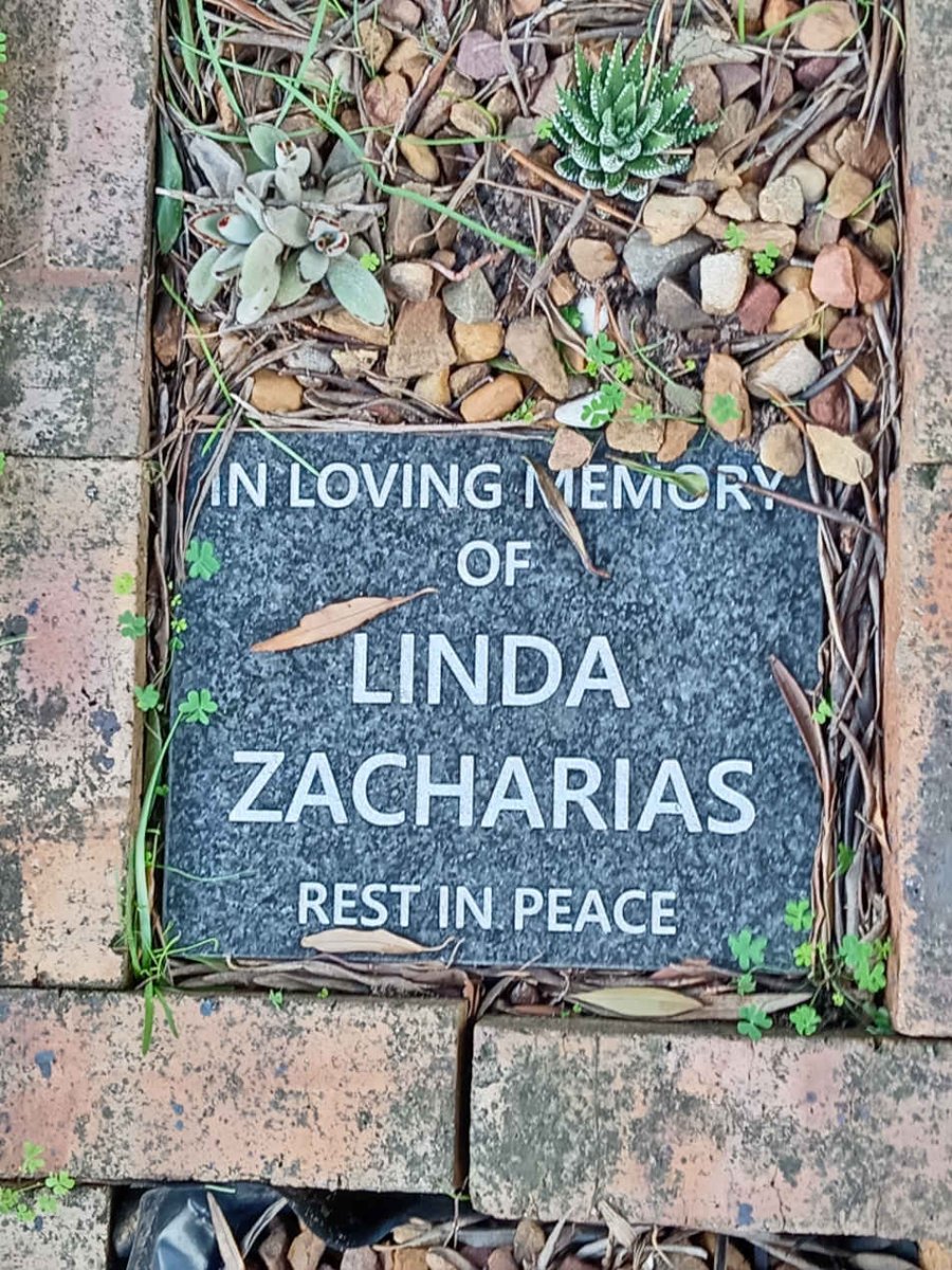 ZACHARIAS Linda