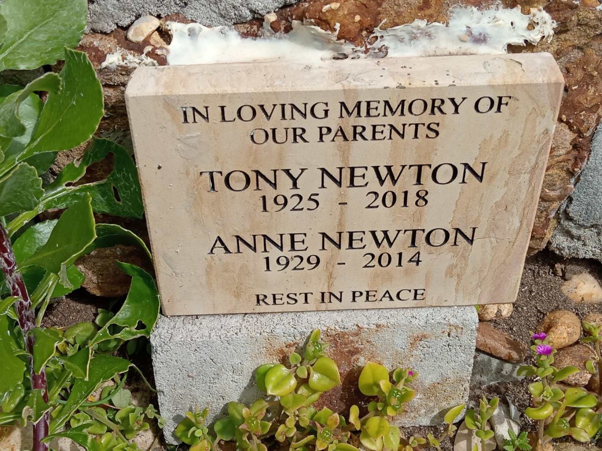 NEWTON Tony 1925-2018 &amp; Anne 1929-2014