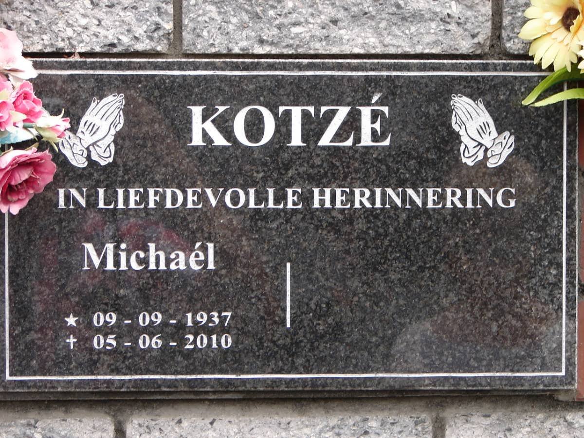 KOTZÉ Michaél 1937-2010