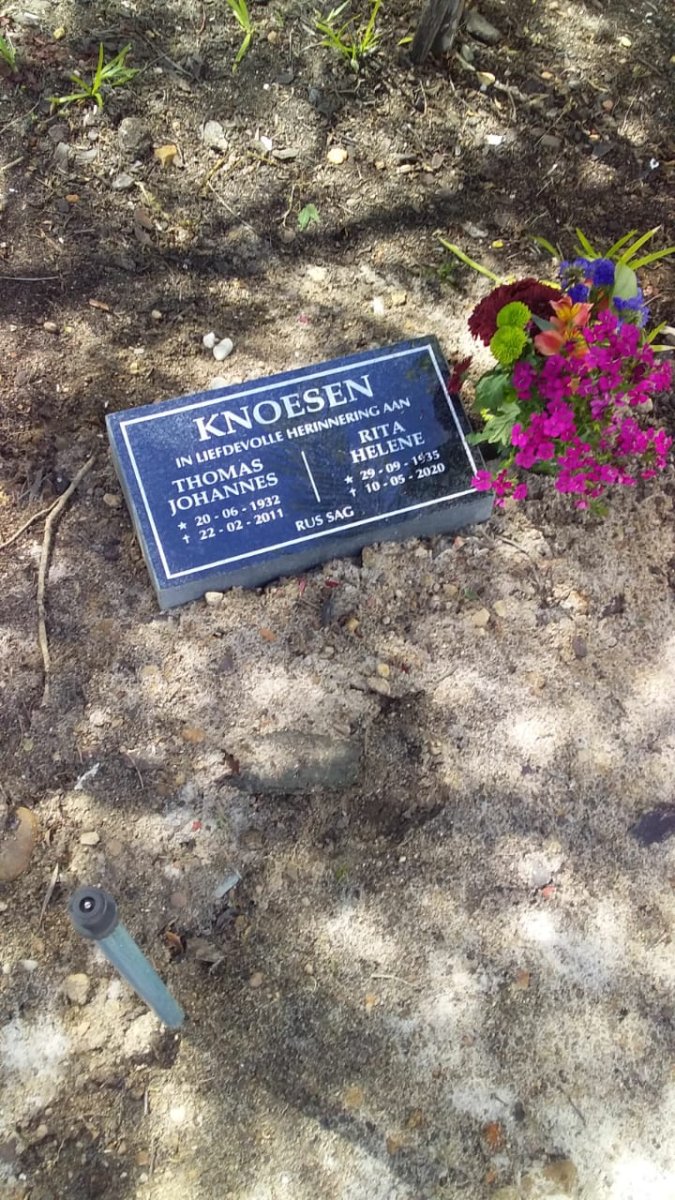 KNOESEN Thomas Johannes 1932-2011 &amp; Rita Helene 1935-2020