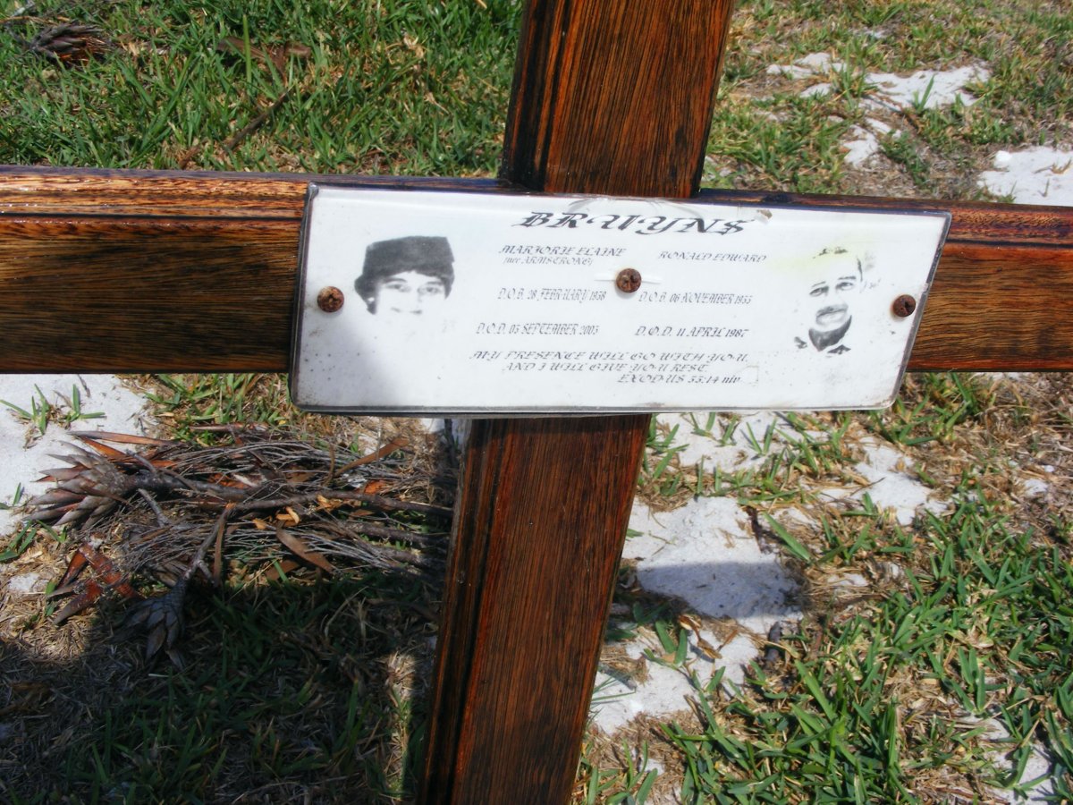 BRUYNS Ronald Edward 1955-1987 &amp; Marjorie Elaine 1958-2005