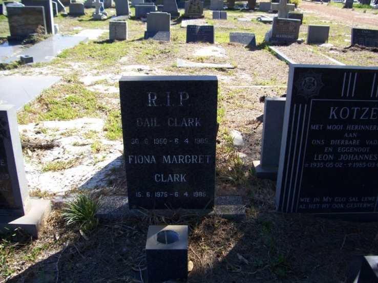 CLARK Gail 195?-1985 :: CLARK Fiona Margret 1975-1985