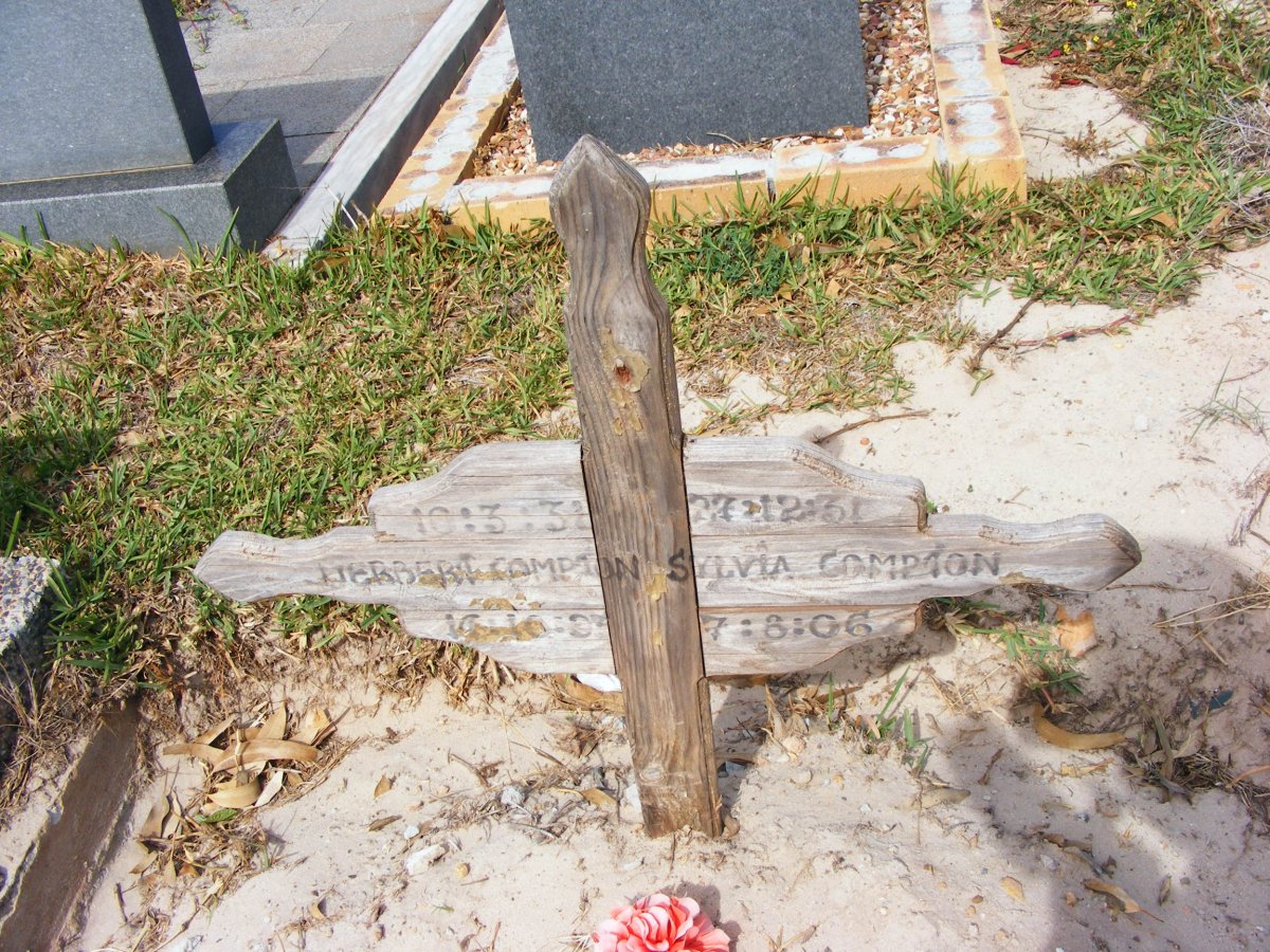 COMPION Herbert 1931- &amp; Sylvia 1931-2006