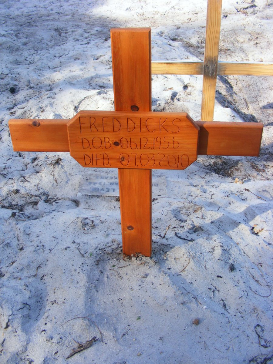 DICKS Fred 1956-2010