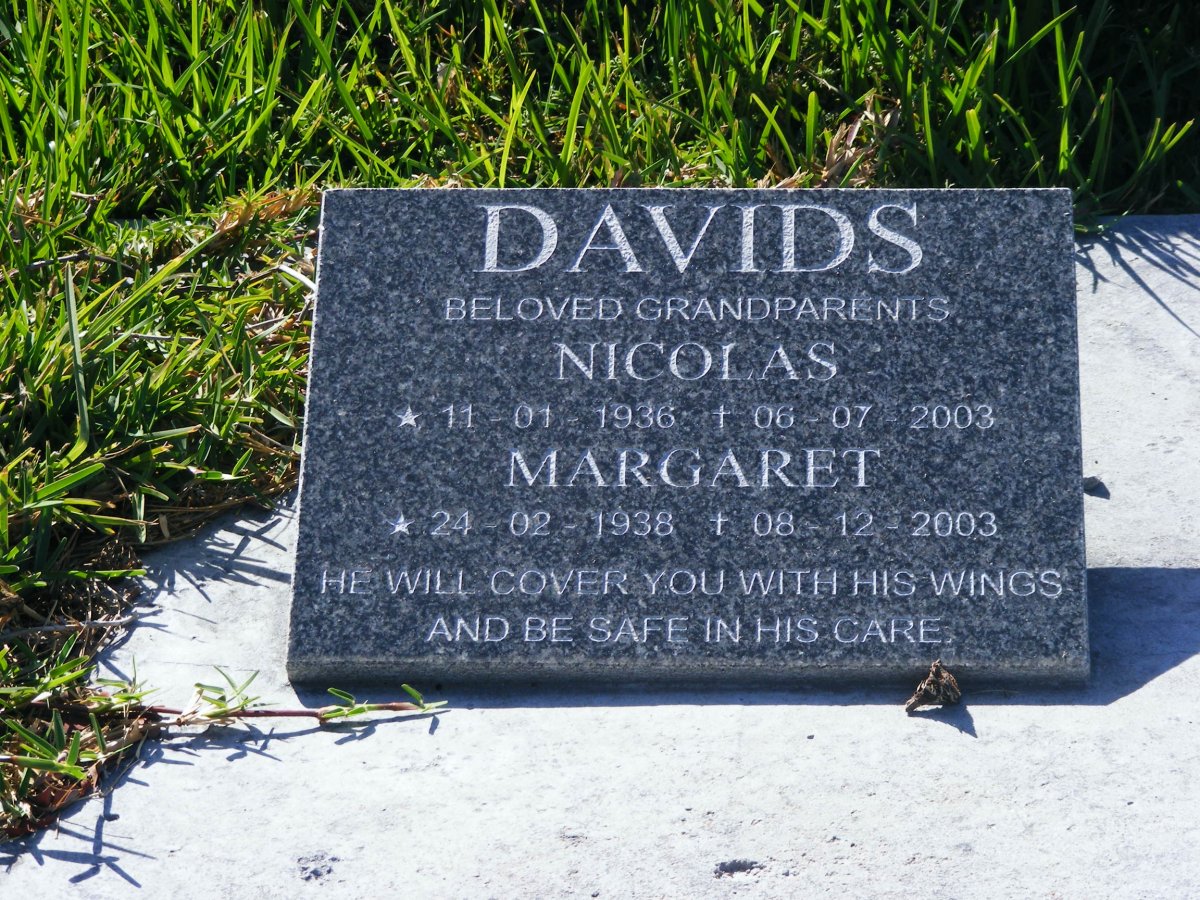 DAVIDS Nicolas 1936-2003 &amp; Margaret 1938-2003