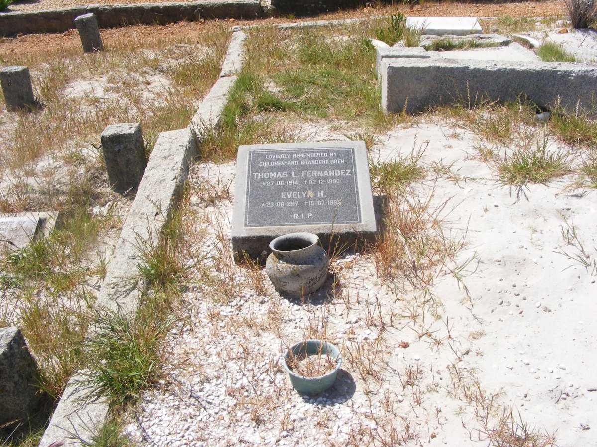 FERNANDEZ Thomas L. 1914-1990 &amp; Evelyn H. 1917-1995