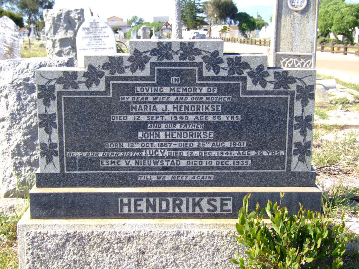 HENDRIKSE John 1867-1941 &amp; Maria J. -1940 :: HENDRIKSE Lucy -1941 :: V. NIEUWSTAD Esme -1935